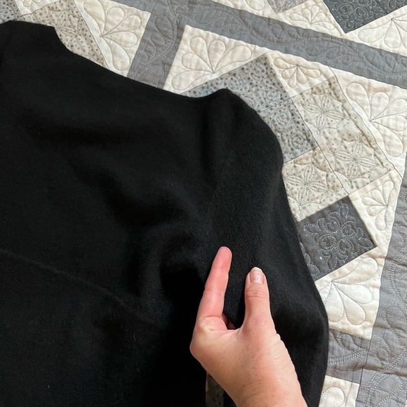 Charter club cashmere black sweater shark bite hem women’s xs - Picture 5 of 10